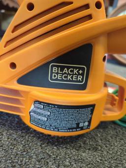 BLACK and DECKER LB700 7-Amp Electric Corded Leaf Blower, Used In Ten Original Box Retail Price