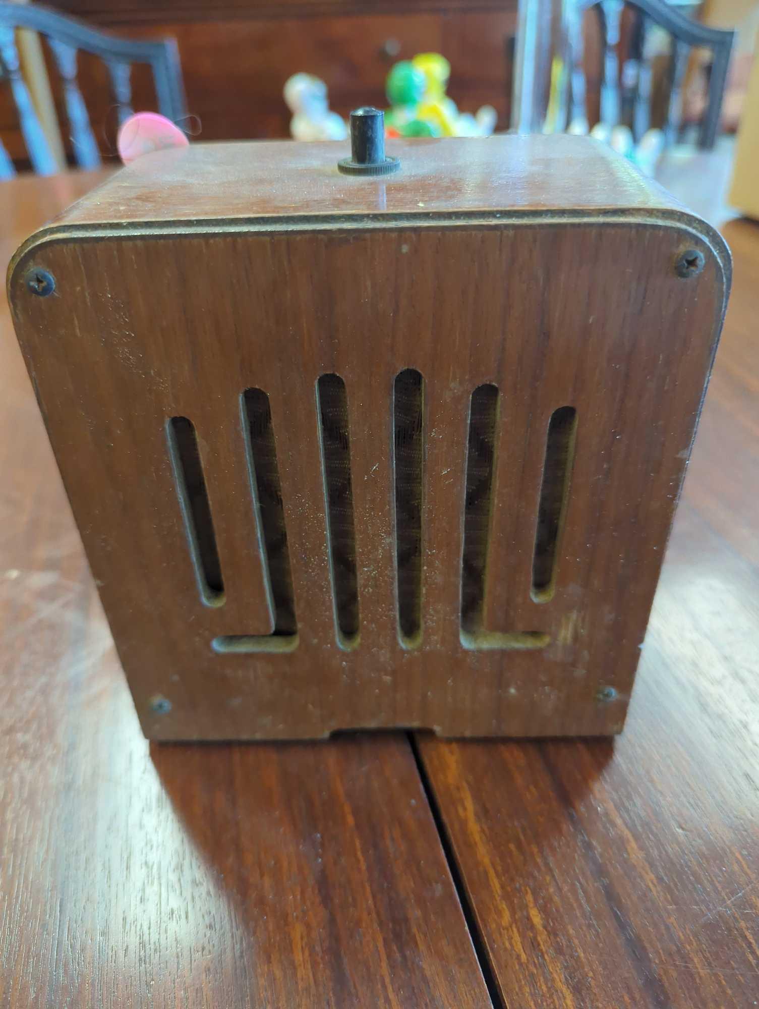 Art Deco Skyscraper 1930's-40's Executone Model 302-S Wood Intercom Speaker, Measure Approximately 6