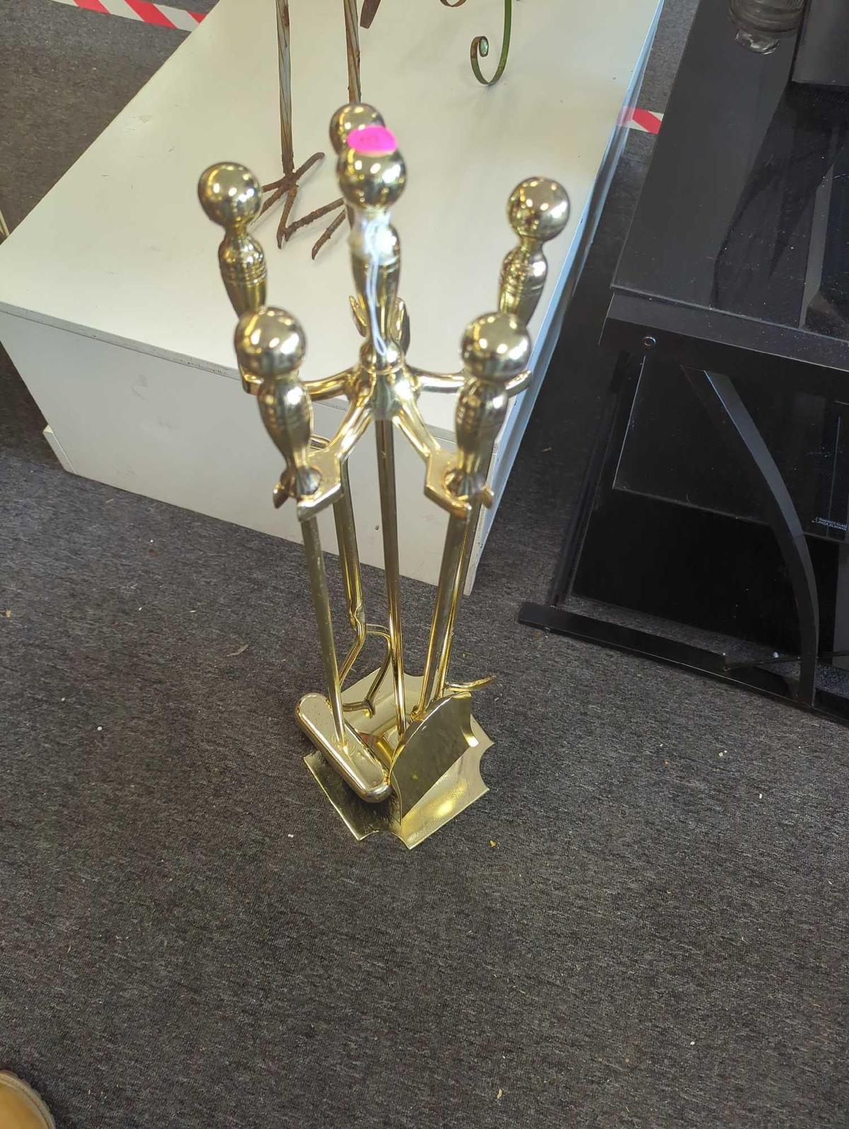 Heavy Brass 4-Piece Fireplace Set Polished Brass, In Great Condition What you see in photos is what