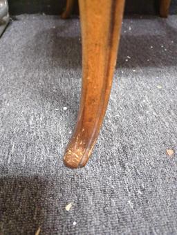 Traditional Ethan Allen Wood Drop Leaf End Table. Comes as is shown in photos. Appears to be used.