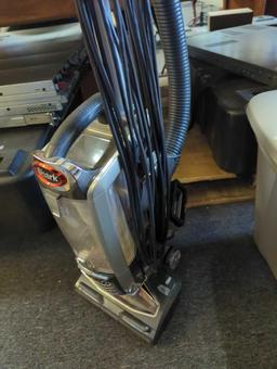 Shark Navigator UV810 DuoClean Powered Lift-Away Speed, Bagless Carpet and Hard Corded Appears to be