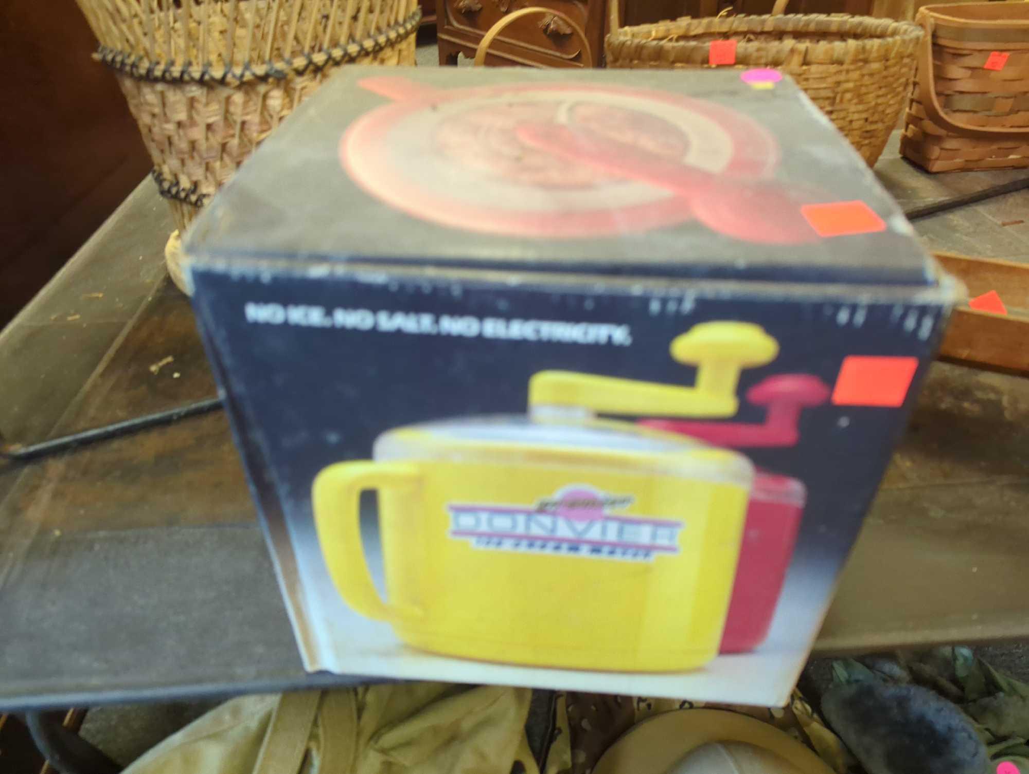 Donvier Premier Ice Cream Maker 1 Quart Black In Box No Electricity, Appears to be Used in Original