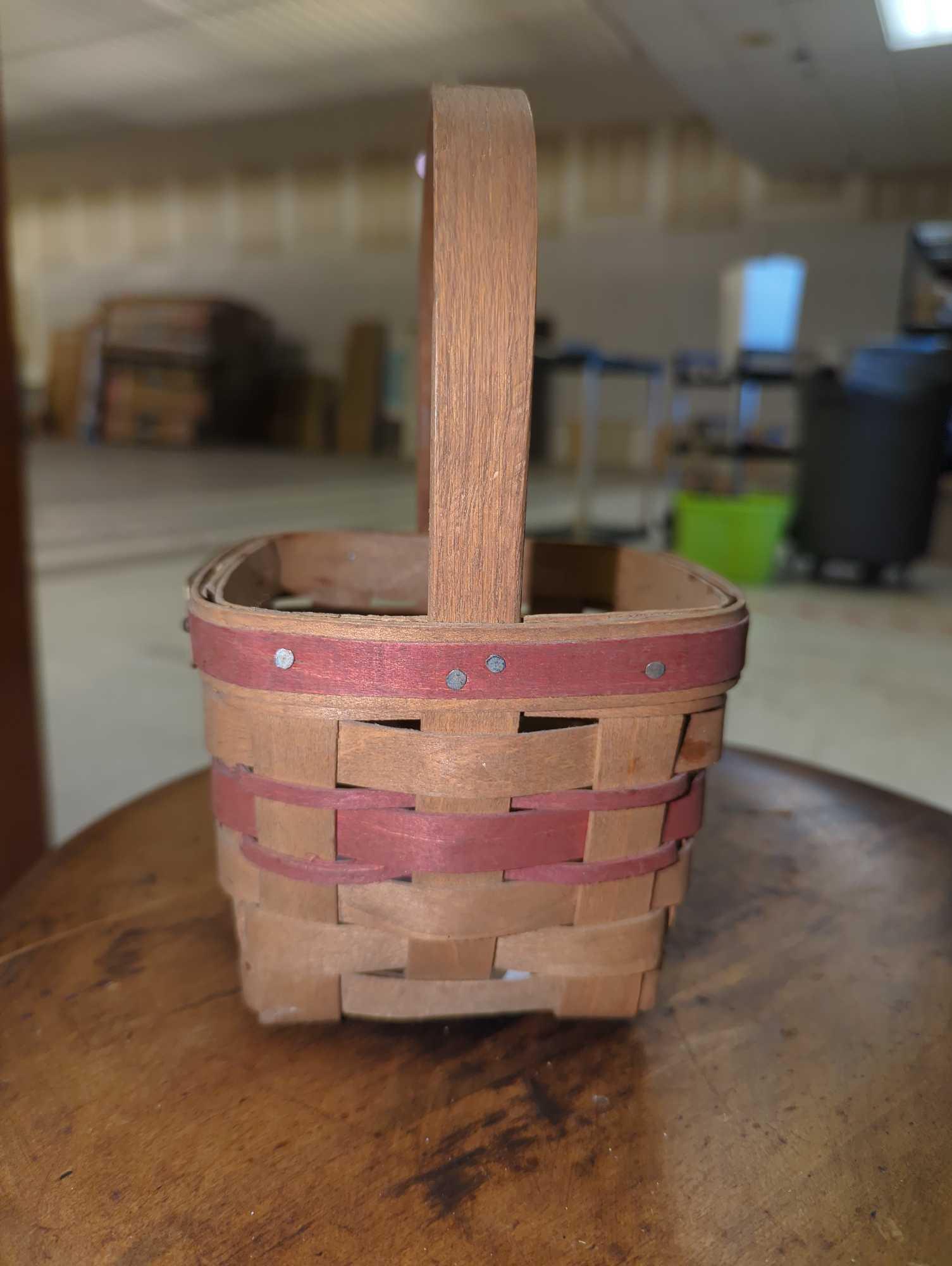 Longaberger 1986 Christmas Candy Cane Basket Red Splits, Stationary Handle, What you see in photos