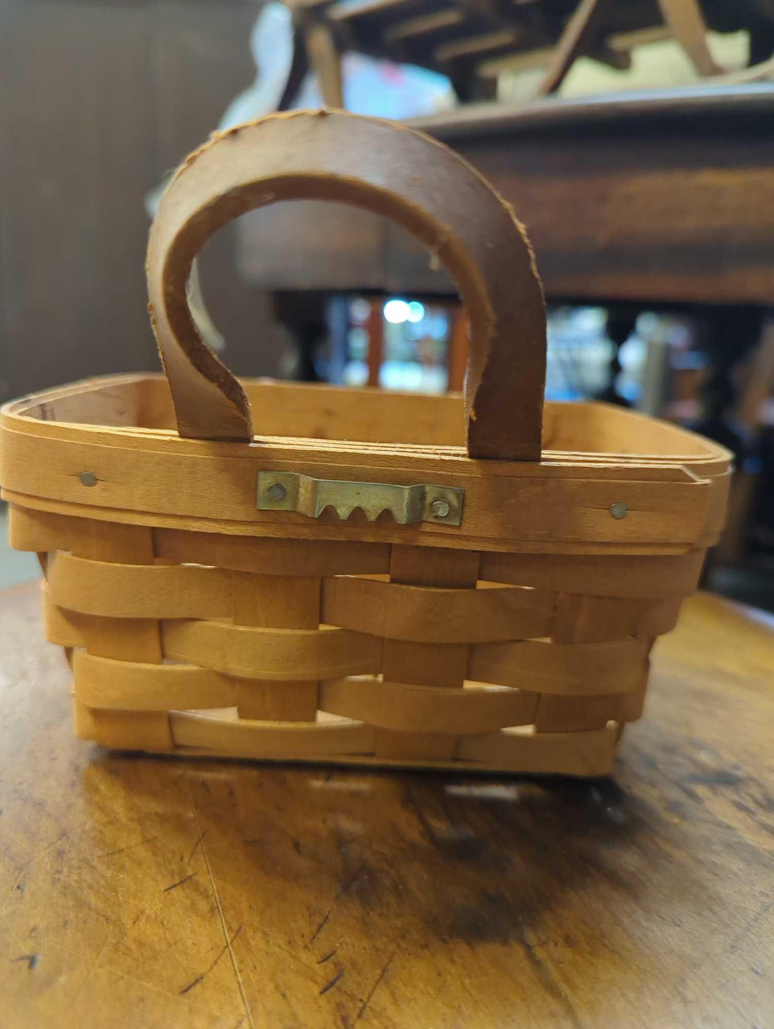 Longaberger Small Key Basket With Leather Band Handle, What you see in photos is what you will