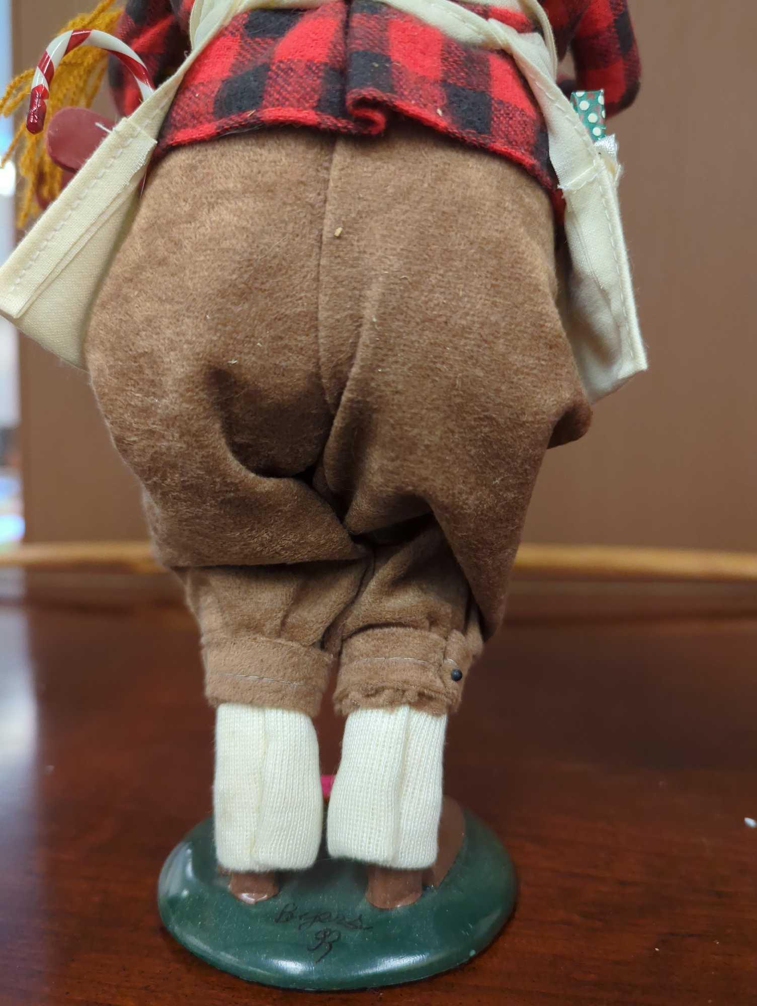 Vintage Carolers 1992 Byers Choice LTD Retired Doll Santa Toy Maker 13"T , What you see in photos is