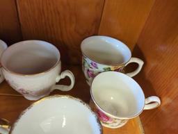 Shelf Lot of Assorted Items to Include, A Cup Of Christmas Tea Pot with Lid By Tom Hegg, Floral