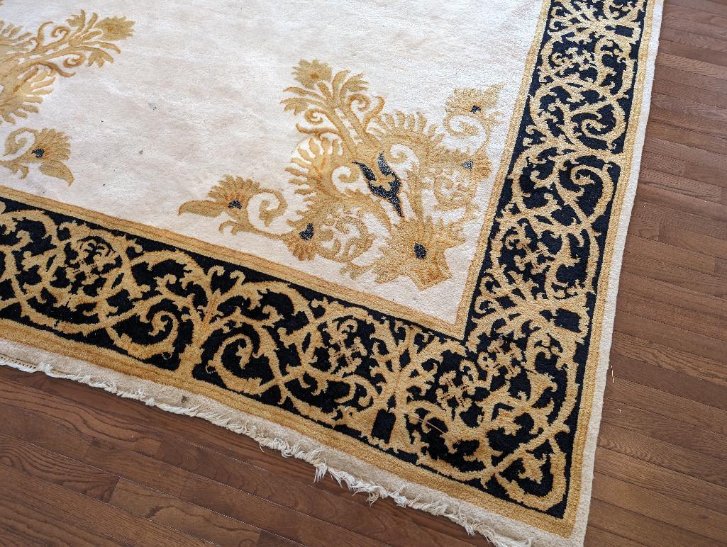 11'8" X 8' 8" HAND KNOTTED RUG. CREAM/YELLOW/BLACK.