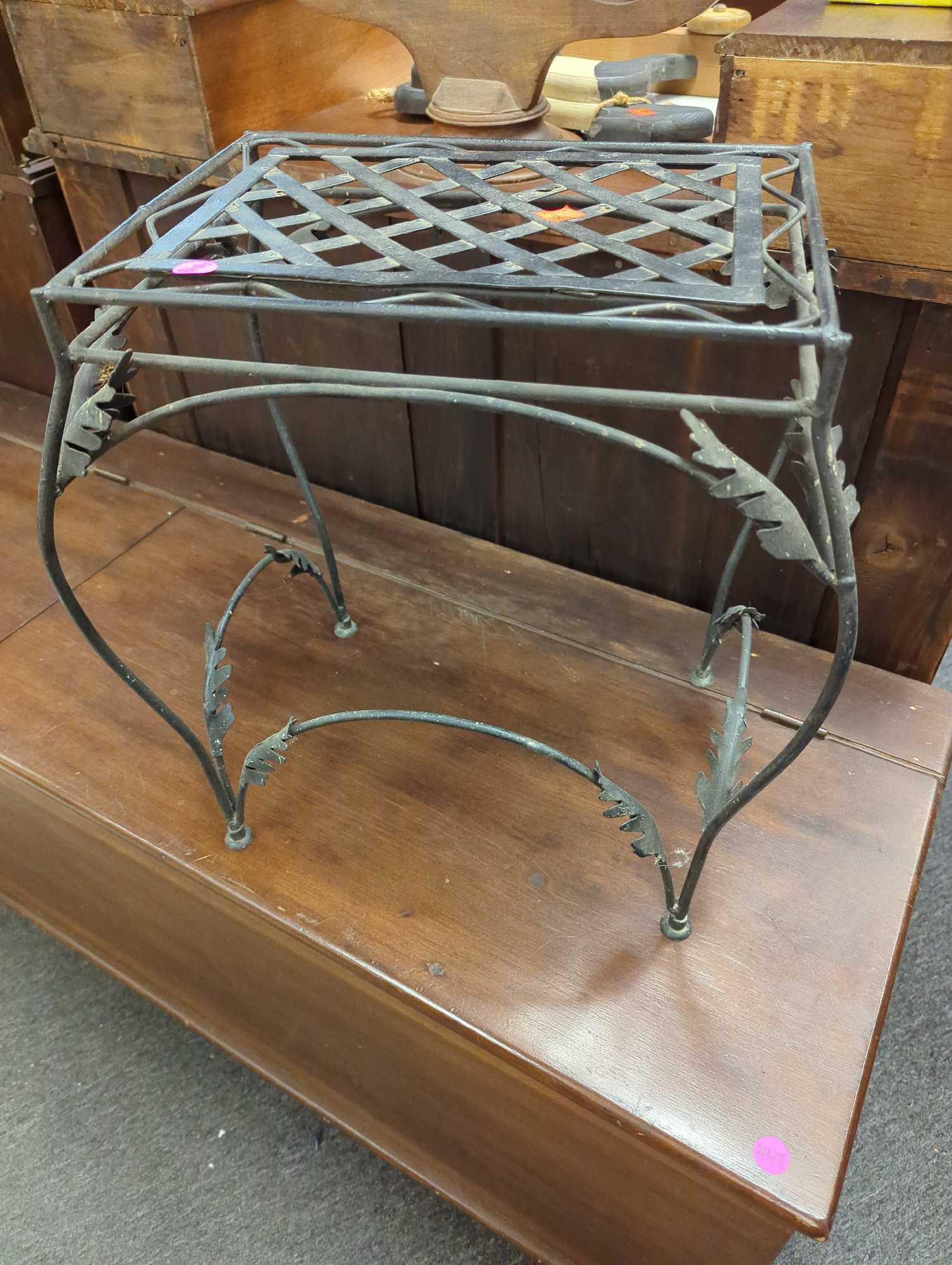 Small Metal Plant Stand Measure Approximately 13 in x 11 in x 17 in , What you see in photos is what