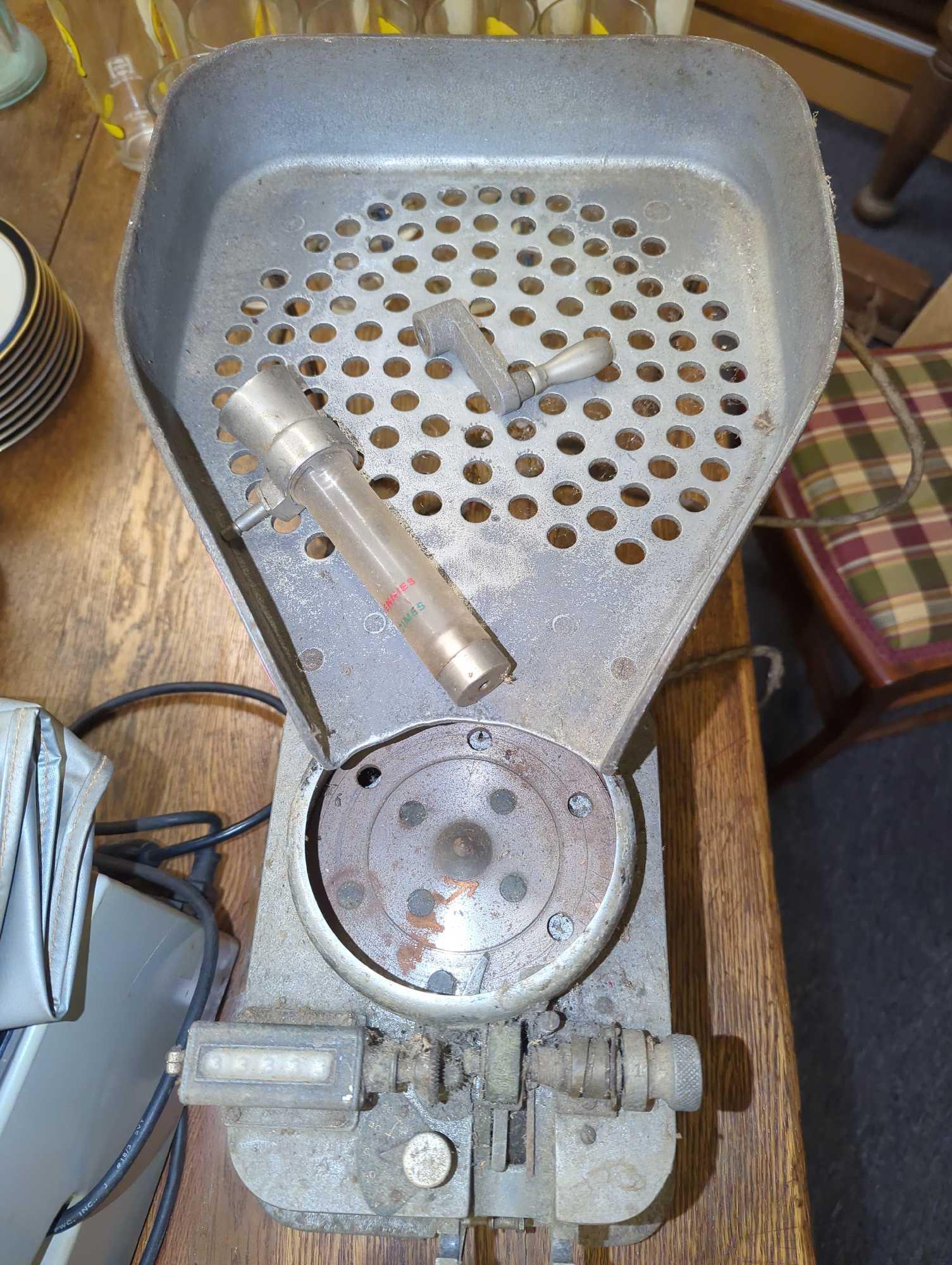 Klopp Electric Coin Counter Model DE. (Need little works), Has One Coin Tube, Crank Handle Needs