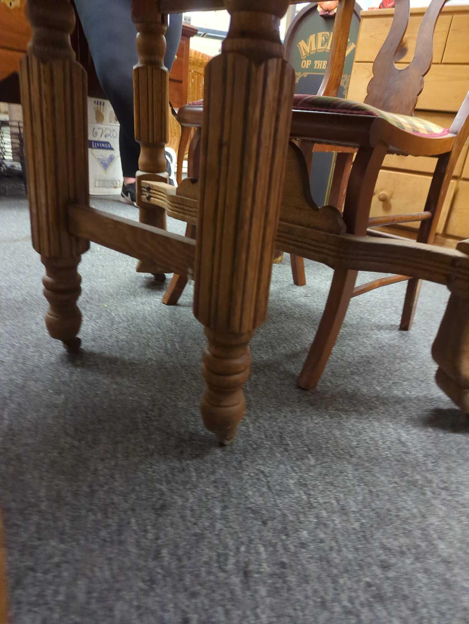 1910s American Square Oak Dining Table With Claw Feet, Come With 2 Leaves, Measure Approximately 41