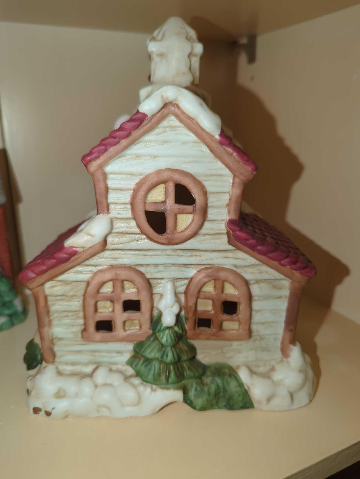 (No Light) Memories Collection Porcelain School House Village Collection Christmas, Retail Price