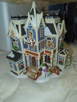 2004 CAROLE TOWNE COLLECTION Porcelain "Holland House" Village House, In Original Box, Retail Price