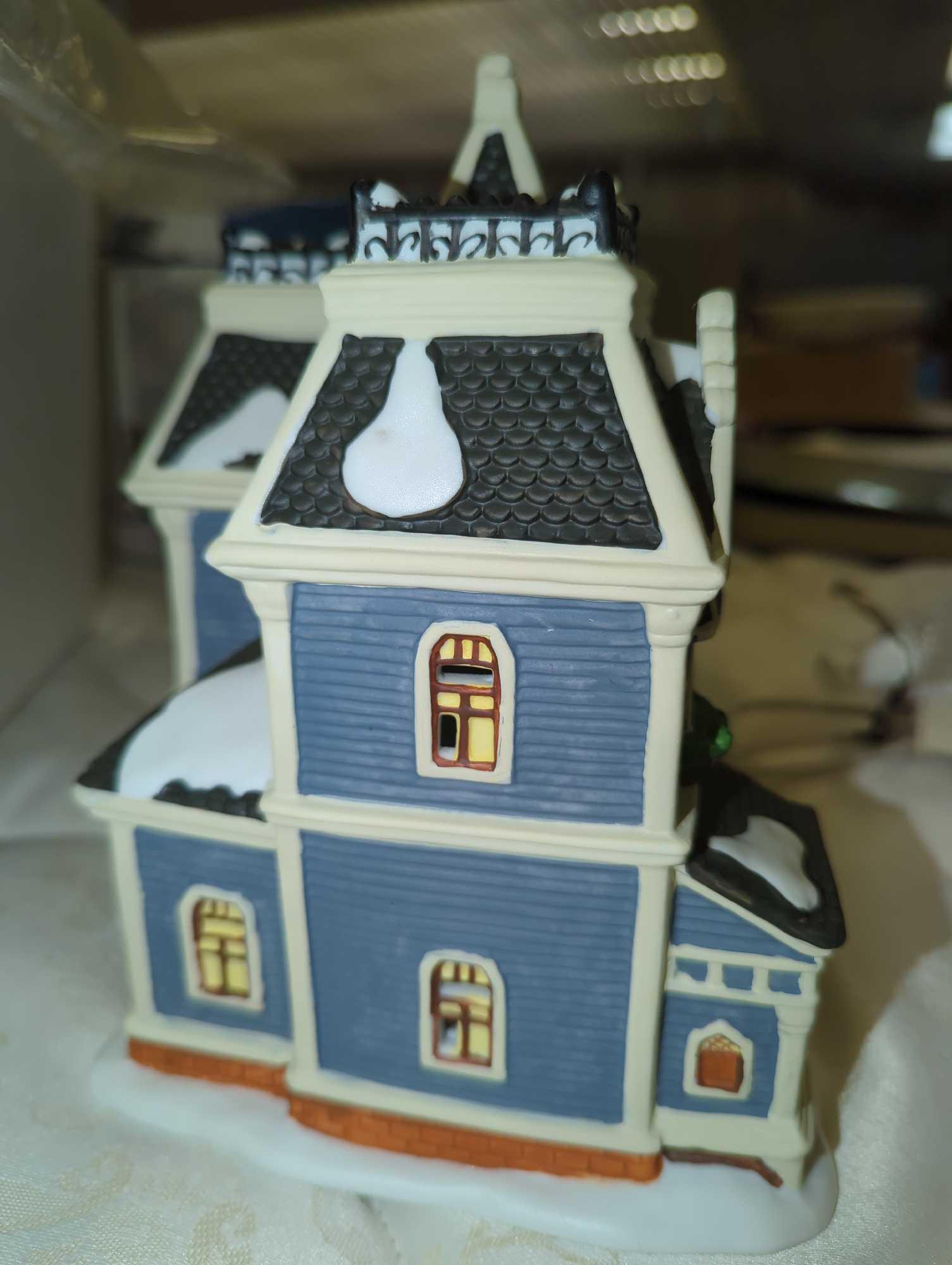 2004 CAROLE TOWNE COLLECTION Porcelain "Holland House" Village House, In Original Box, Retail Price