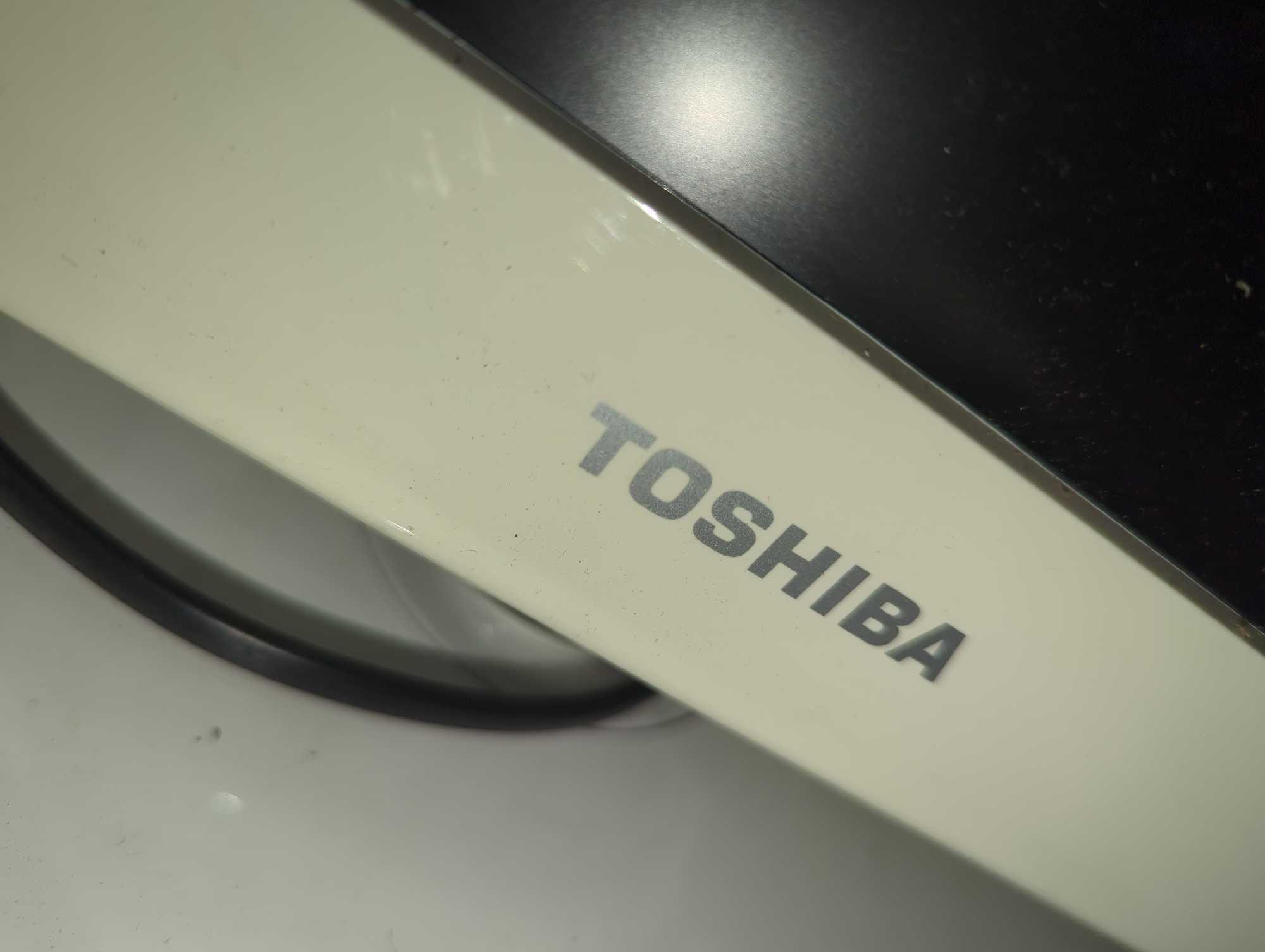 Toshiba 24" Integrated High Definition LED TV/DVD Combination, Model 24V4260U, No Remote, Comes with