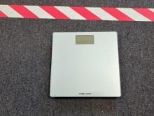Health O Meter Glass Weight Tracking Scale, Appears to be Used in Original Box What you see in