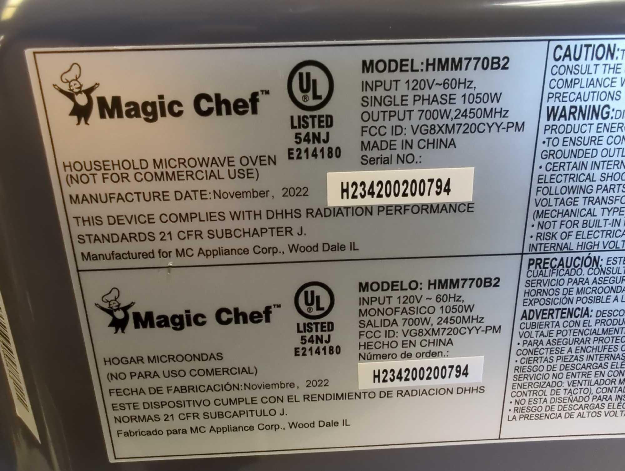 Magic Chef 0.7 cu. ft. 700-Watt Countertop Microwave in Black. It comes in open box. Appears to be