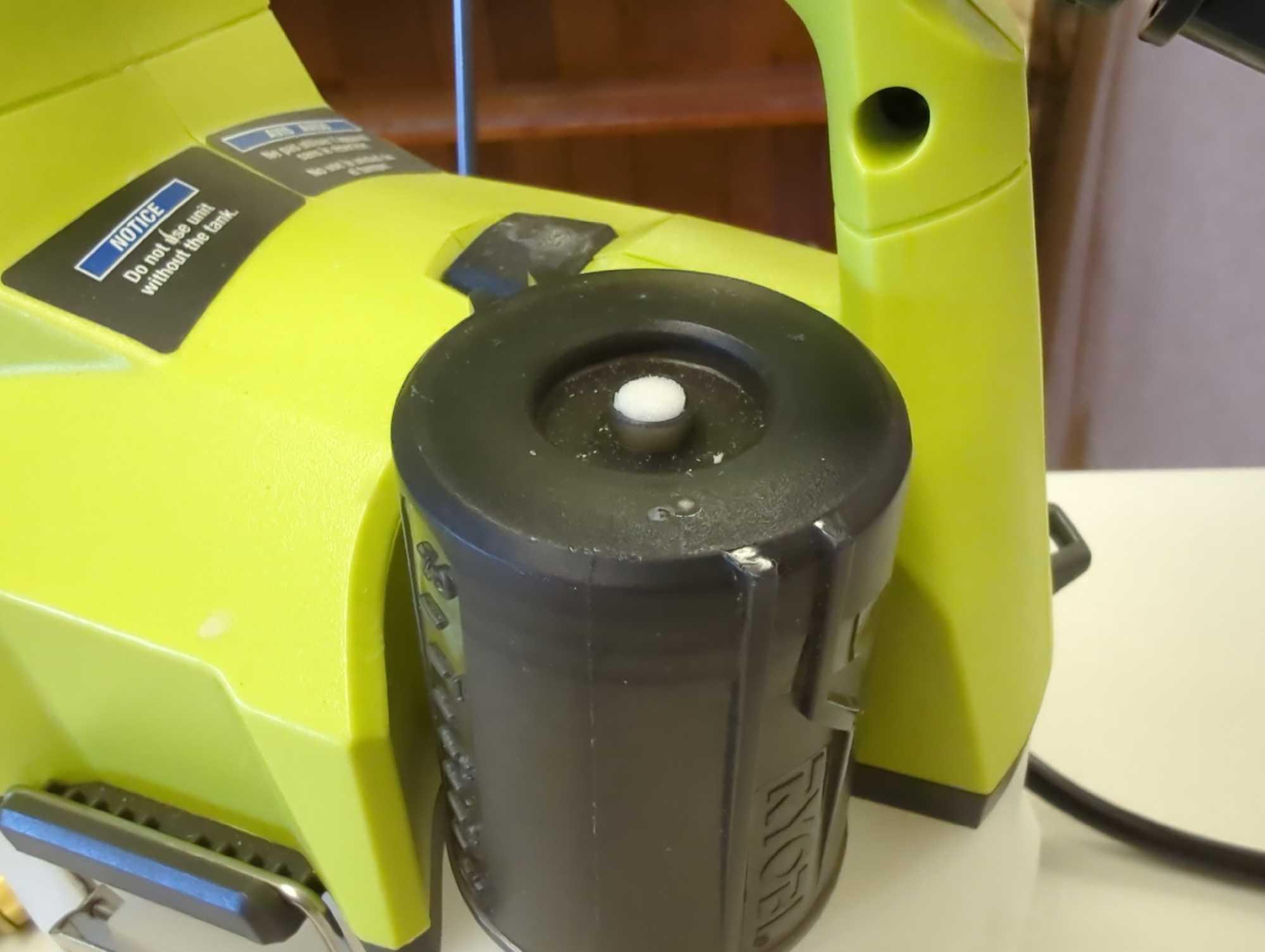 RYOBI ONE+ 18V Cordless Battery 1 Gal. Chemical Sprayer. Comes as a shown in photos. Appears to be