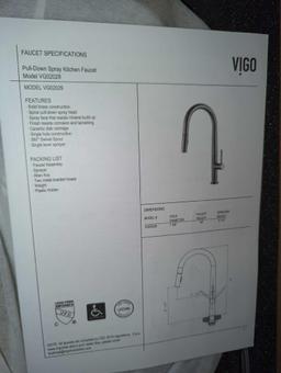 VIGO Greenwich Single Handle Pull-Down Sprayer Kitchen Faucet in Matte Brushed Gold, Model