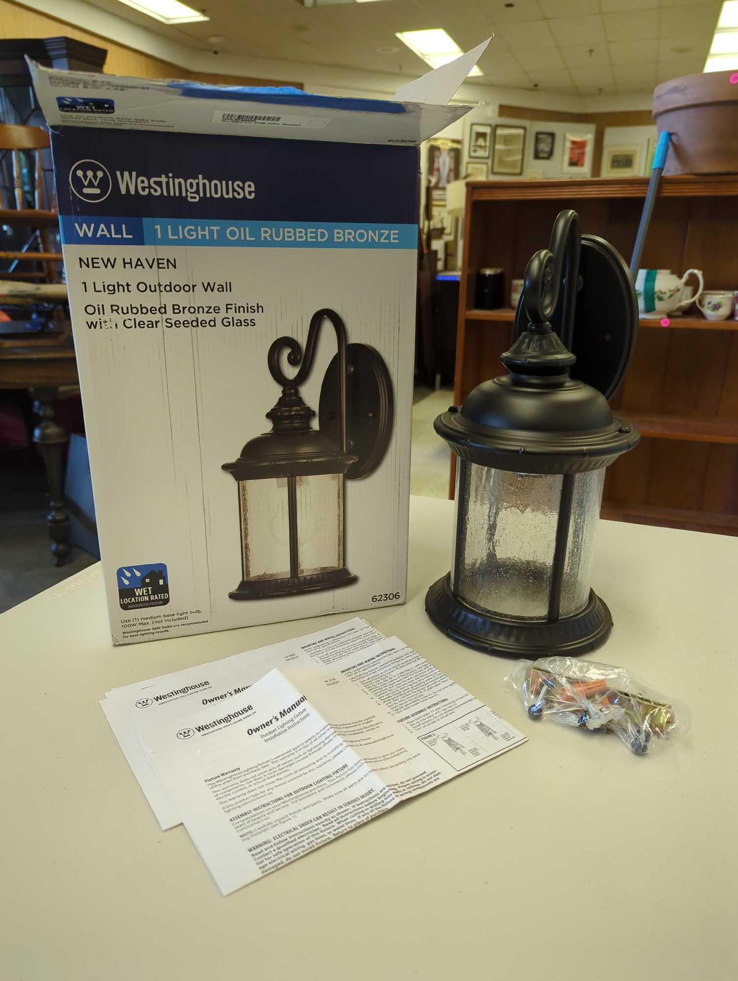 Westinghouse New Haven Wall-Mount 1-Light Outdoor Oil Rubbed Bronze Wall Lantern Sconce. Comes as is