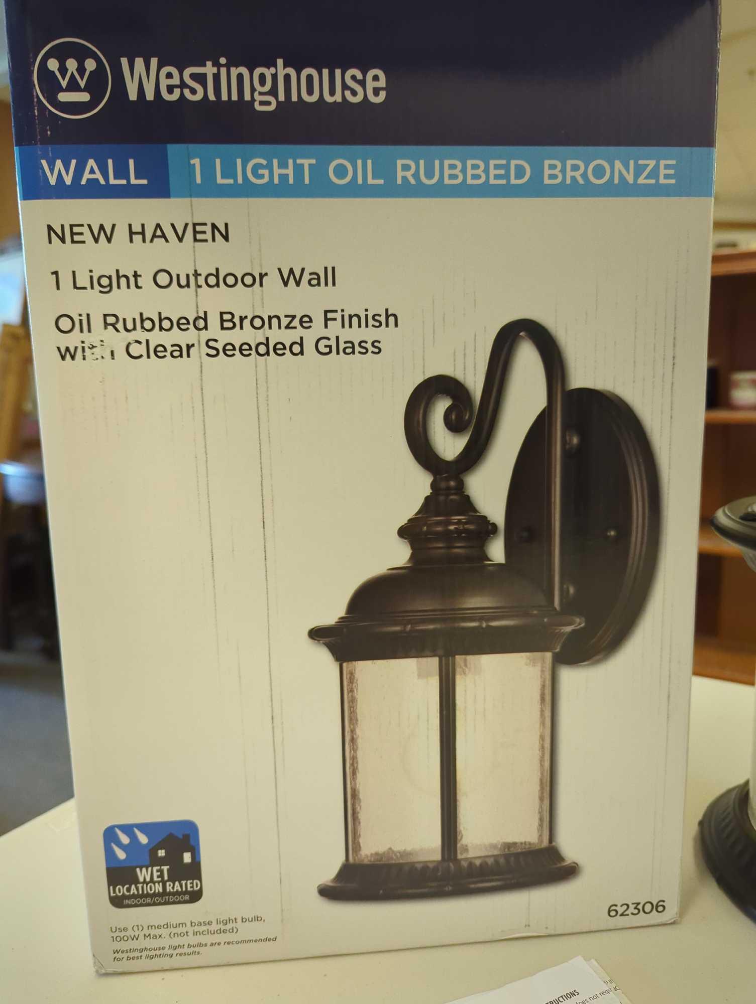 Westinghouse New Haven Wall-Mount 1-Light Outdoor Oil Rubbed Bronze Wall Lantern Sconce. Comes as is