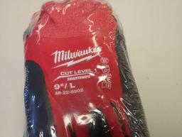 Milwaukee Large Red Nitrile Level 1 Cut Resistant Dipped Work Gloves (6-Pack). Comes as is shown in