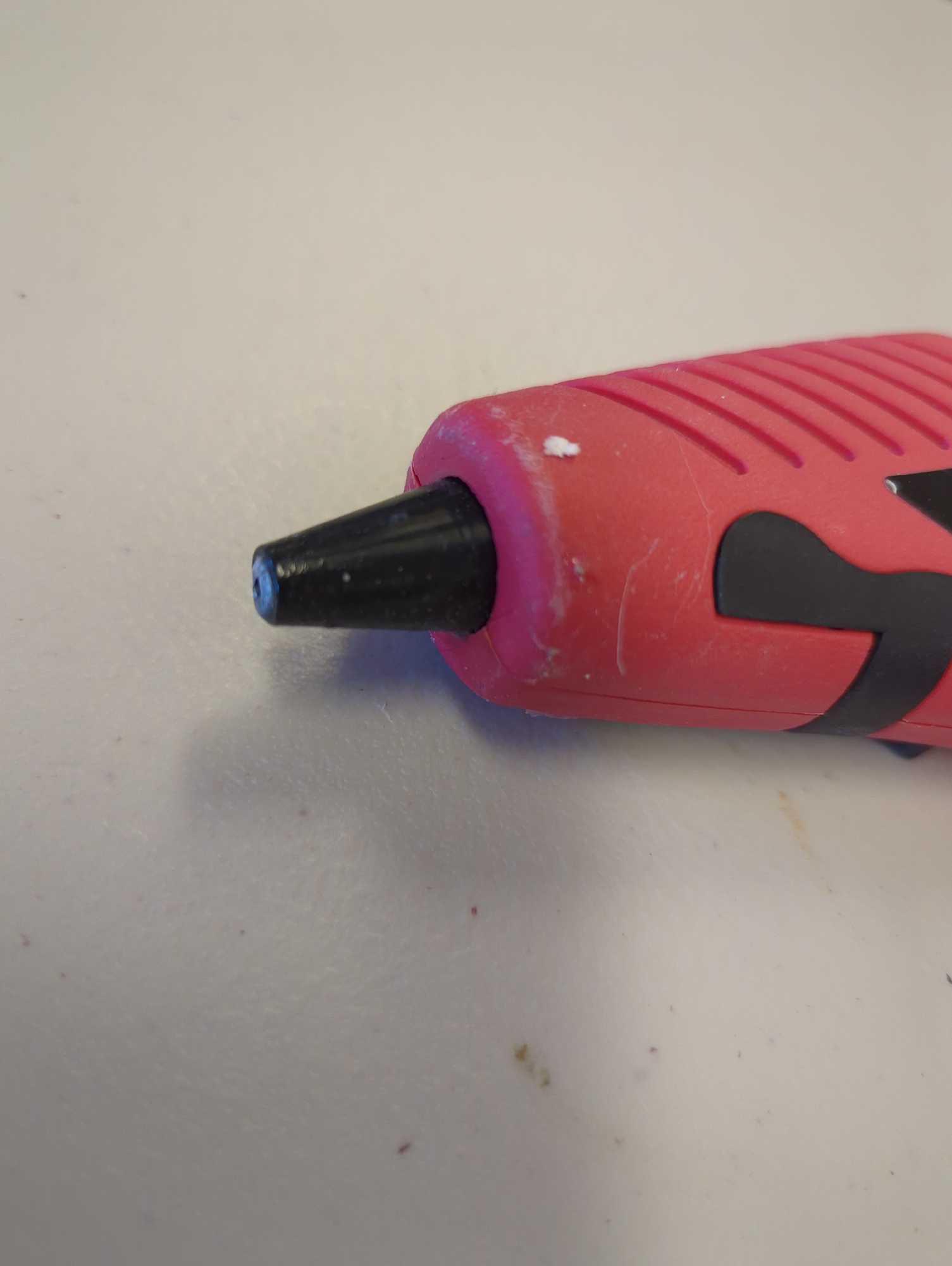 Arrow Dual Temp Glue Gun. Comes in open packaging as it's shown in photos. Appears to be used and