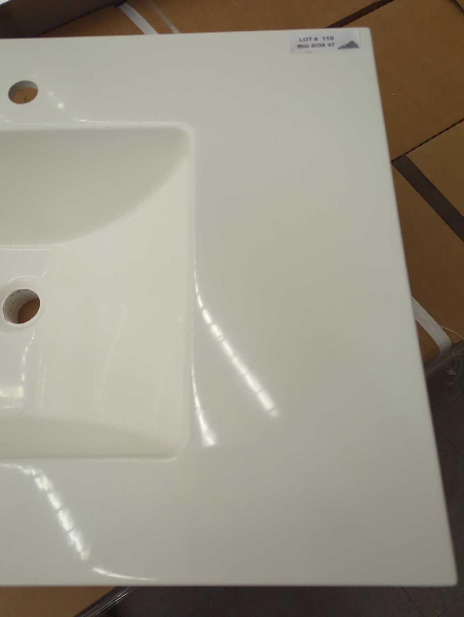 Style Selection 30.5 in x 19 in White Culture Sink, With Three Holes, Pre Drilled 6 Inch Widespread