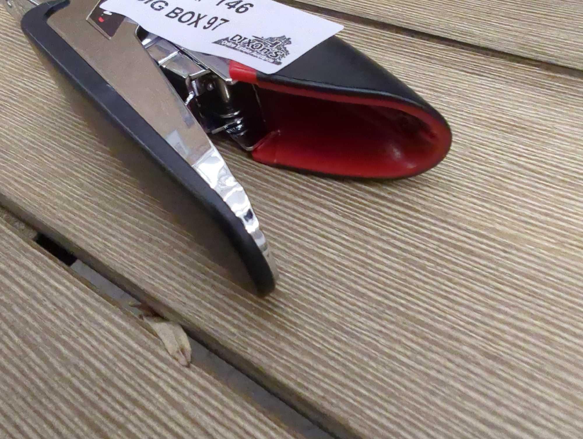 Arrow Lightweight Plier Stapler, Appears to be New Out of the Package Do to Being Out of the Package