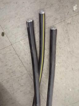 (Unsure Of Length) Lot of 3 Foot of Southwire (By-the-Foot) 4/0 Black Stranded AL USE-2 Cable,
