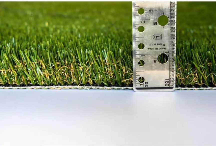 Lifeproof with Petproof Technology Premium Pet Turf 6 ft. x 7.5 ft. Green Artificial Grass Rug,