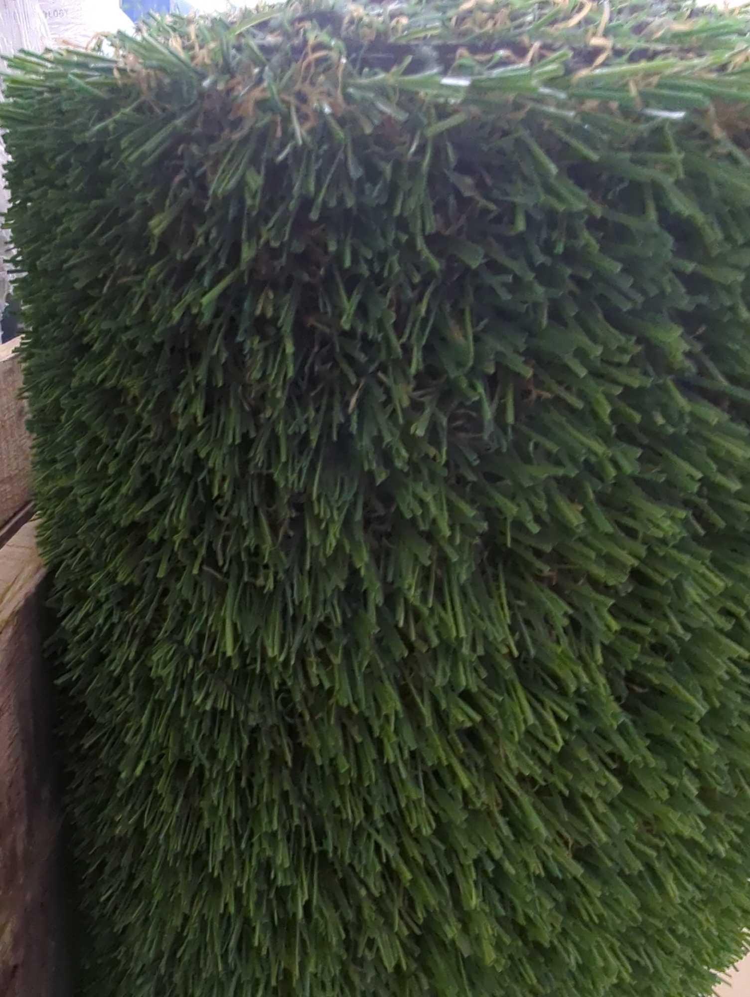 Lifeproof with Petproof Technology Premium Pet Turf 3.75 ft. x 9 ft. Green Artificial Grass Rug,