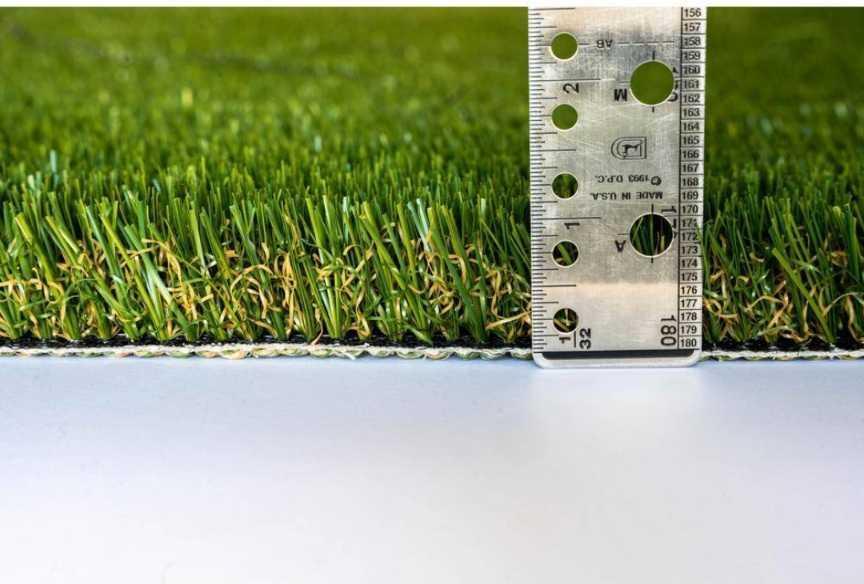 Lifeproof with Petproof Technology Premium Pet Turf 3.75 ft. x 9 ft. Green Artificial Grass Rug,