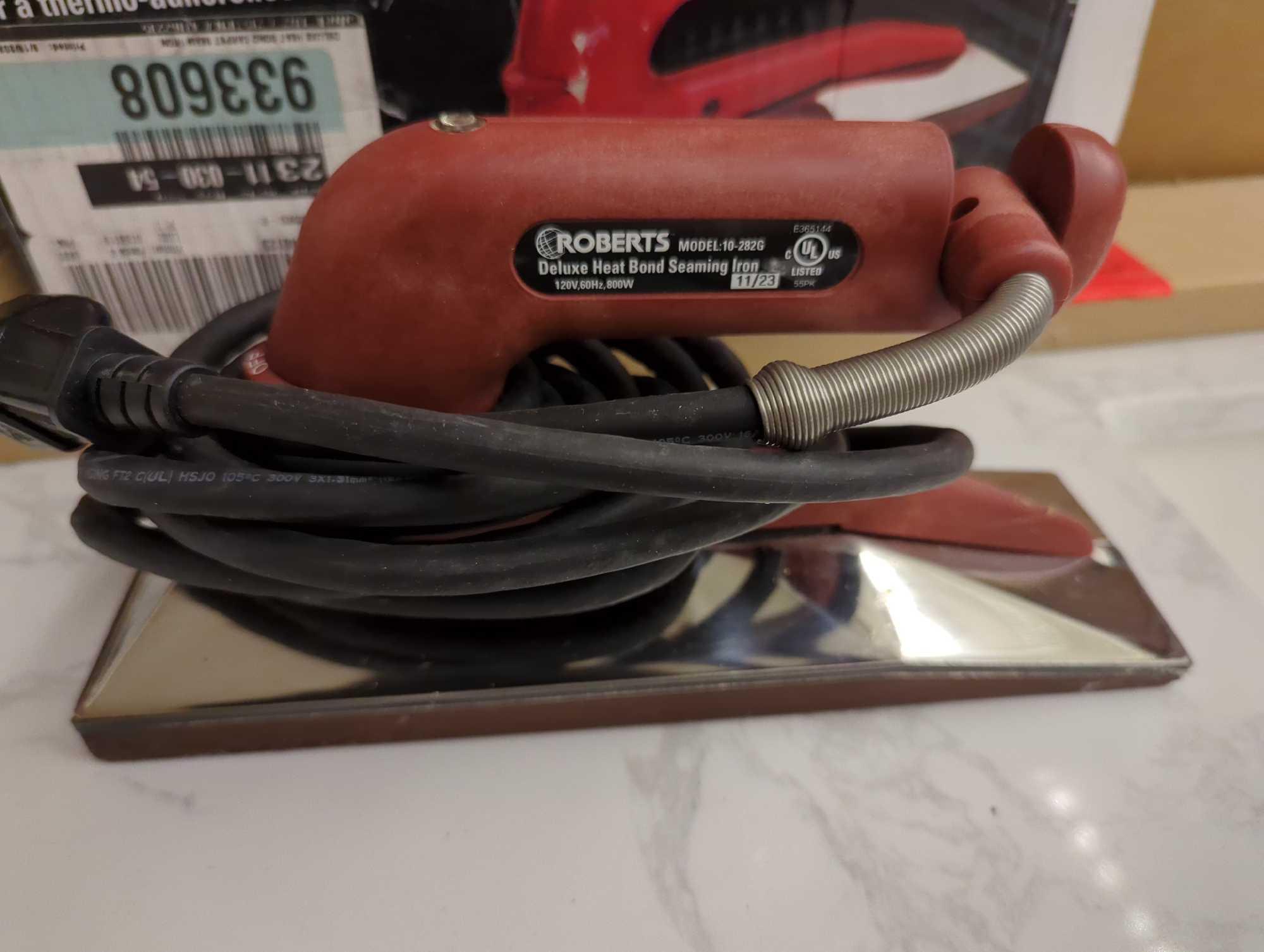 ROBERTS Deluxe Heat Bond Carpet Iron with Non-Stick, Grooved Base. Comes an open box as is shown.