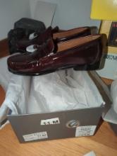(BR1)JOS A BANK SHOES, MEN'S SIZE 11 WALL ST BURGUNDY LEATHER SHOES, OPEN BOX UNIT APPEARS NEAR NEW
