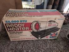 (GAR) REDDY HEATER R55 PORTABLE KEROSENE FORCED AIR HEATER. COMES IN ORIGINAL BOX. APPEARS TO BE IN