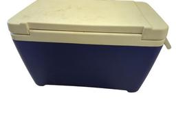 Igloo Island Breeze 48 Quart Family Cooler with Cool Riser Technology, Made in USA