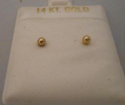 14 K GOLD STUD EARRINGS ALL ITEMS ARE SOLD AS IS, WHERE IS, WITH NO GUARANTEE OR WARRANTY. NO