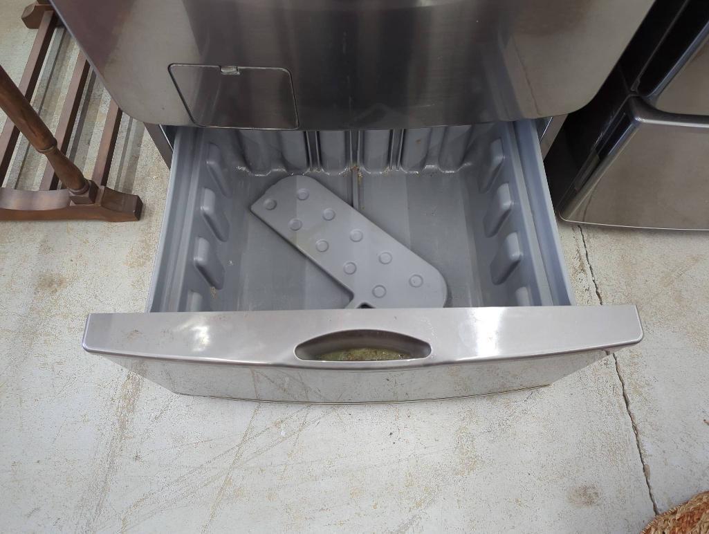 Samsung Clothes Washer with Dimensions 26.525.552 Inches