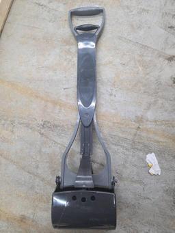 Sopresh Easy Pick-Up Small Claw Scoop
