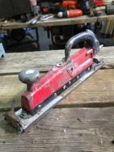 Viking Air Tools Dual Piston Air Sander by Black & Decker