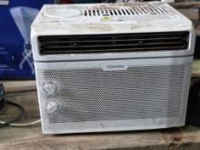 Toshiba Window Air Conditioner RAC-WK0512CMRU, 5000 BTU, Untested