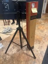 Gator Frameworks GFW-AV-LCD-2 TV Tripod Stand
