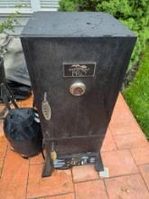 Masterbuilt Pro Dual Fuel Smoker with Accessories