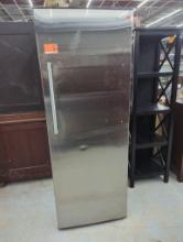 Vissani 11 Cubic Foot Refrigerator, Sold As Is