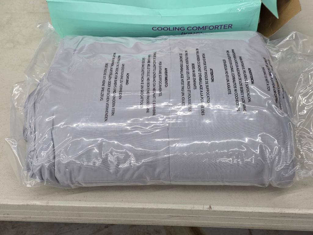 Chicxpace King-Sized Cooling Comforter in Opened Box