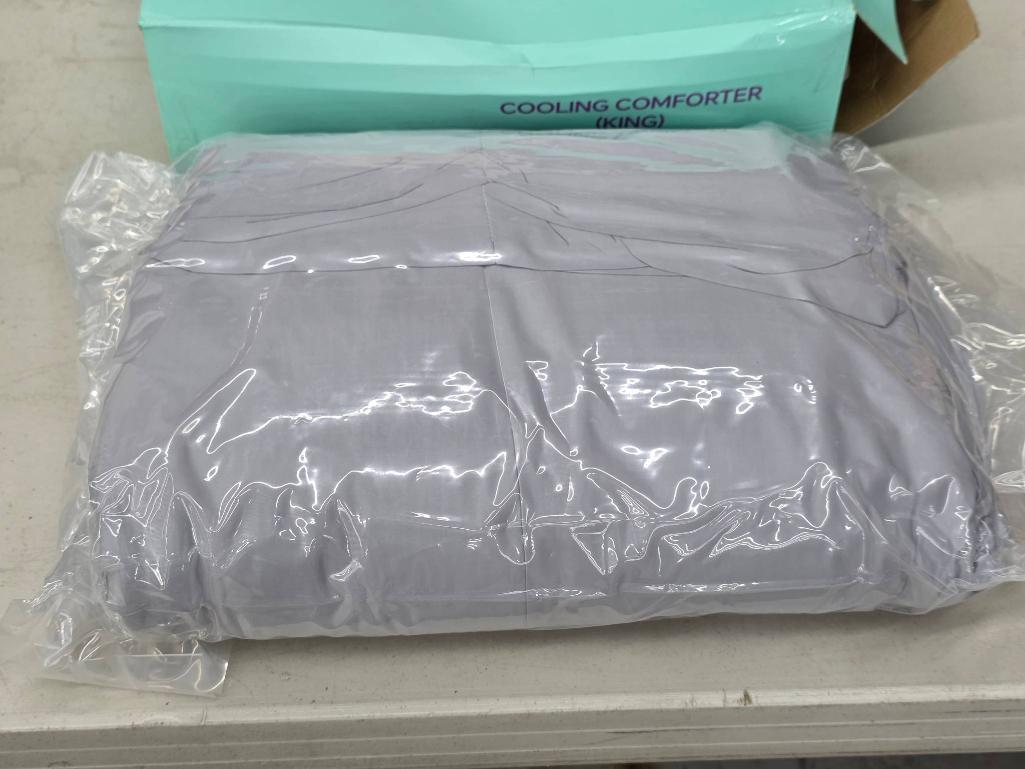 Chicxpace King-Sized Cooling Comforter in Opened Box