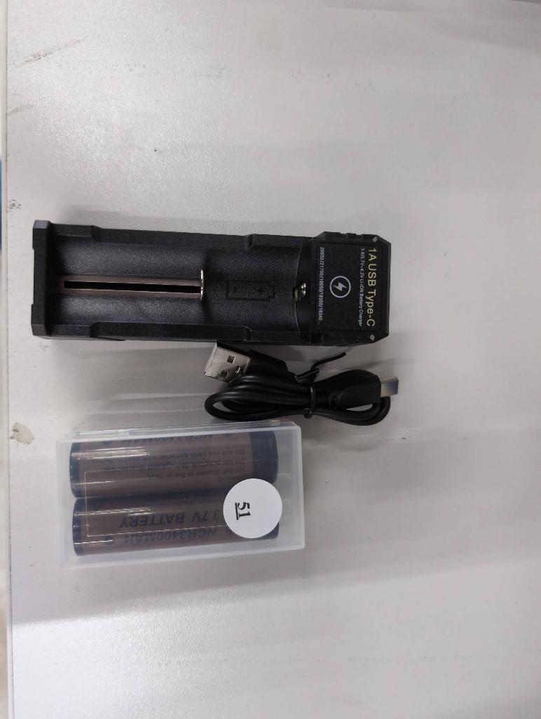 Battery Charger with 2 NCR3400MAH 3.7V Batteries Included
