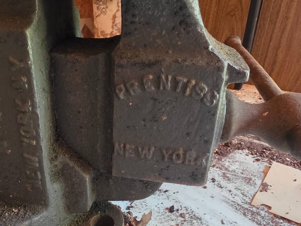 Antique Prentiss Vise No. 96 with