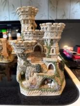 David Winter St. Georges Castle Hand-Painted Sculpture,
