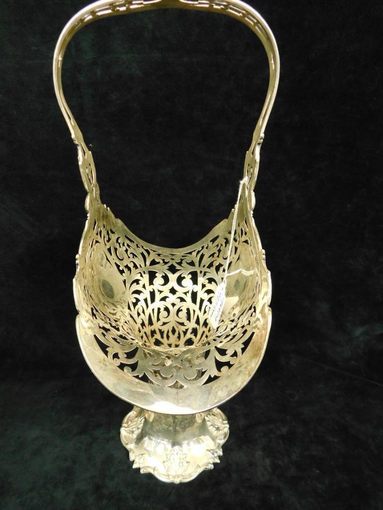 Sterling Silver - Reed and Barton - Handled Basket - 725.0 Grams